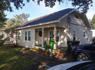 1408 W Dumble St, Alvin, TX 77511
