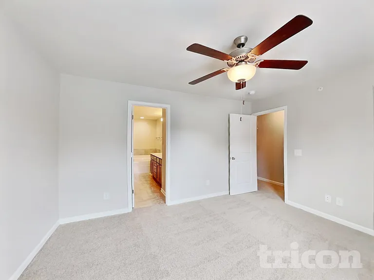 131 Hickory Station Ln — Photo 9