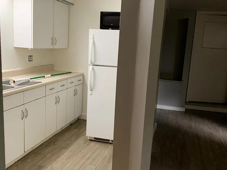 2336 Myra St #B — Photo 9