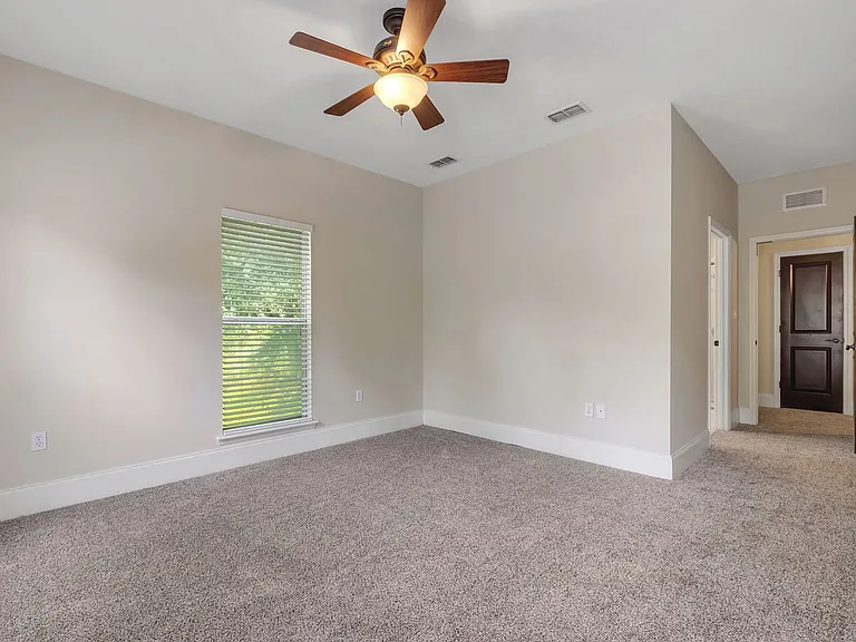 380 E Bradford Rd — Photo 19