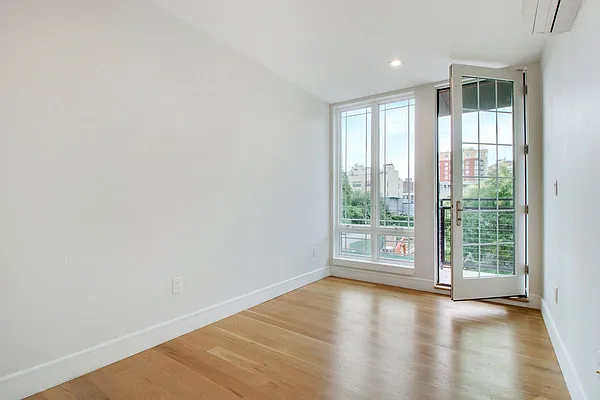 Rented by Delmark Realty LLC | media 2