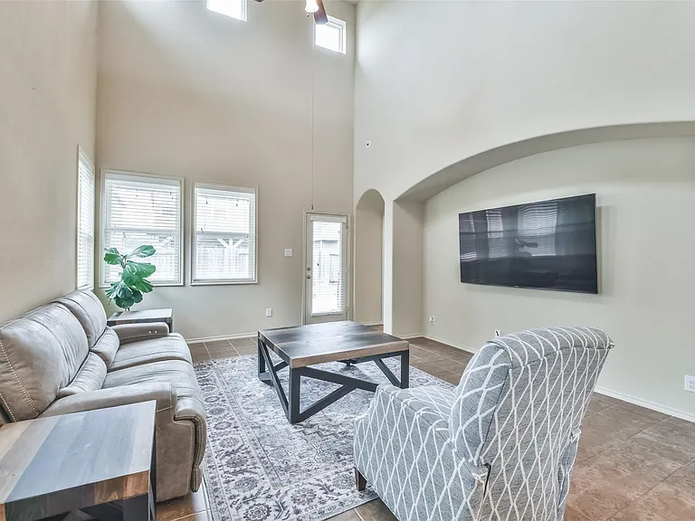 18226 Chianti Ridge Dr — Photo 5