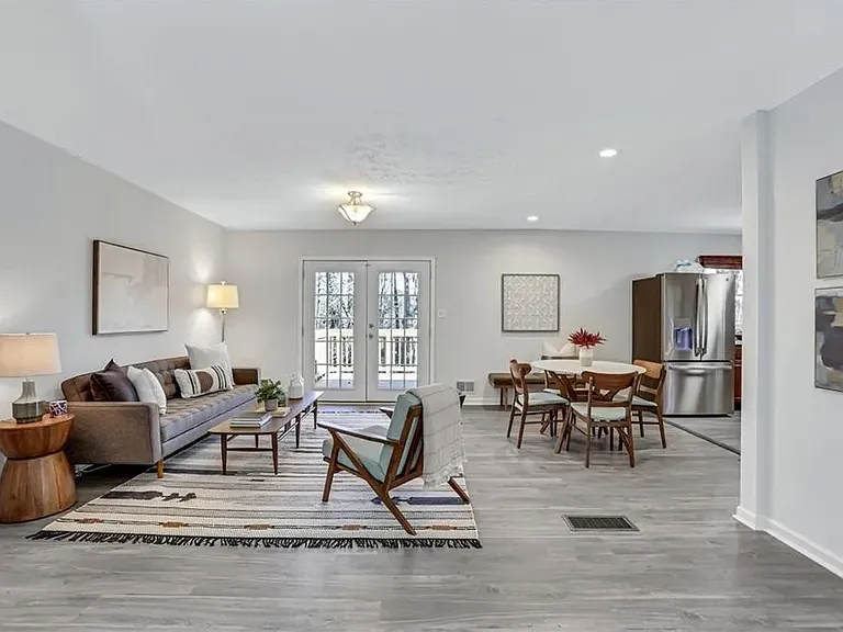2298 Jay Ln SE — Photo 10
