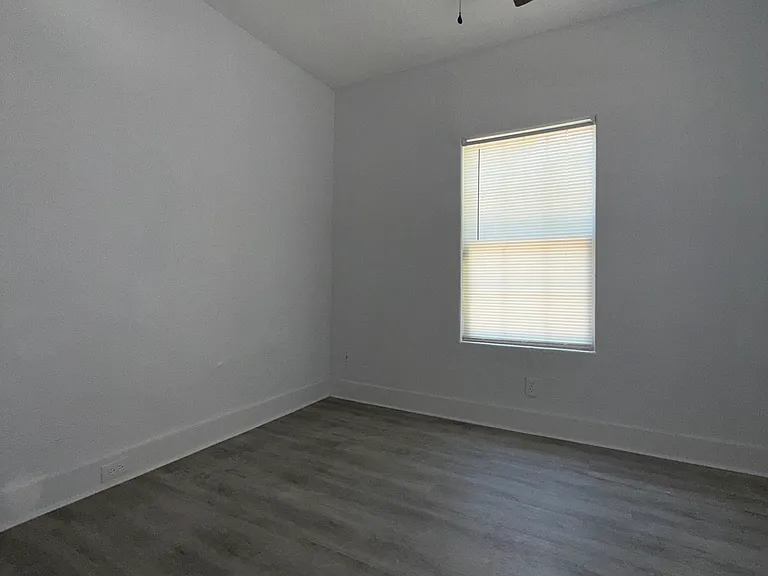 728 E Fremont St — Photo 18