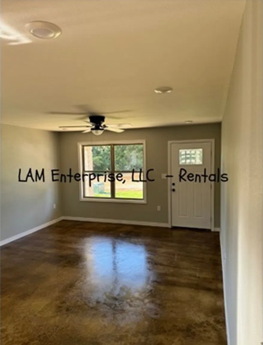 3 bed, 1300 sqft, $1,300 — Photo 3