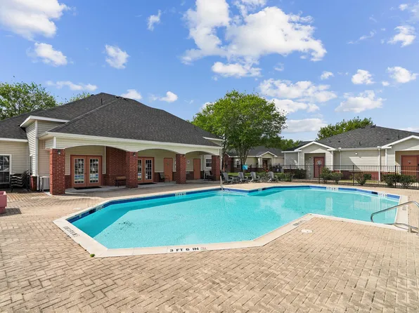 Laurel Point Senior, 16170 Westpark Dr #9ab67e04b, Houston, TX 77082
