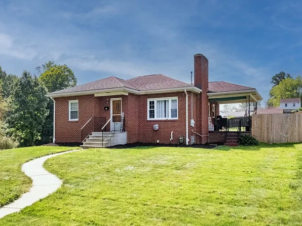 200 Davies St, New Kensington, PA 15068