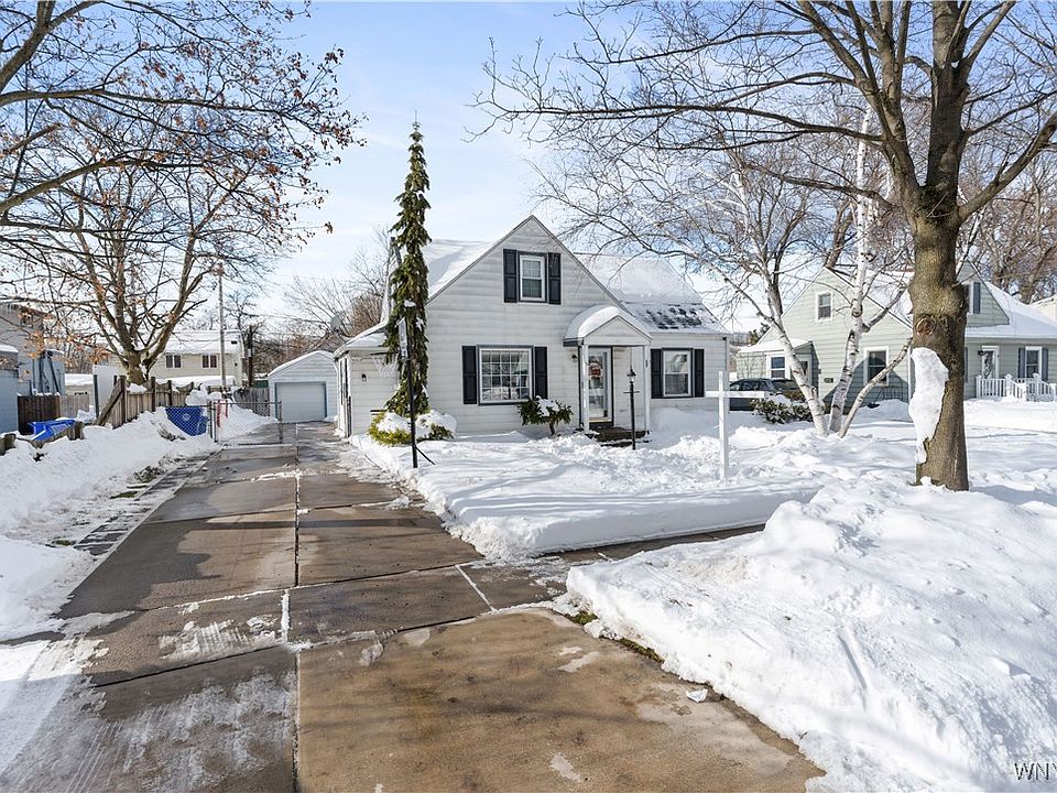 1st image of 16 Briarwood Dr