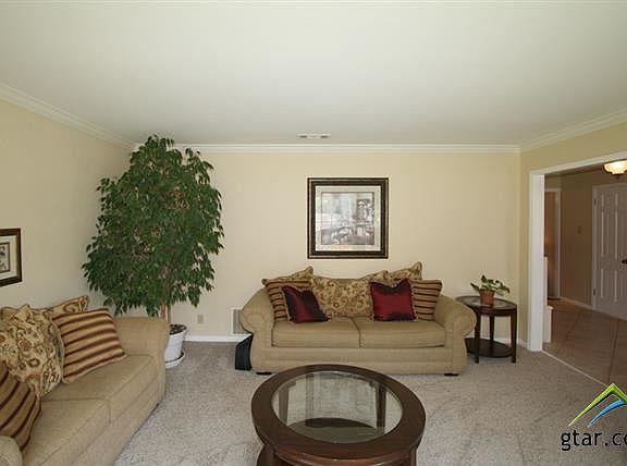 4th image of 3326 McMillan Dr