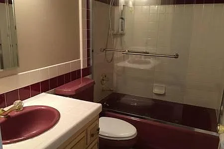 6 bed, 1960 sqft, $6,880 — Photo 2