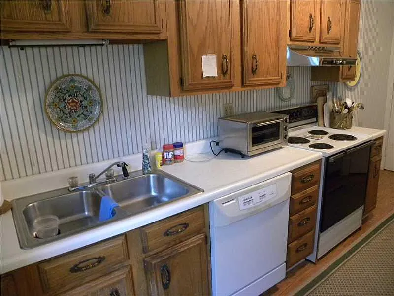 4 bed, 1800 sqft, $3,595 — Photo 4