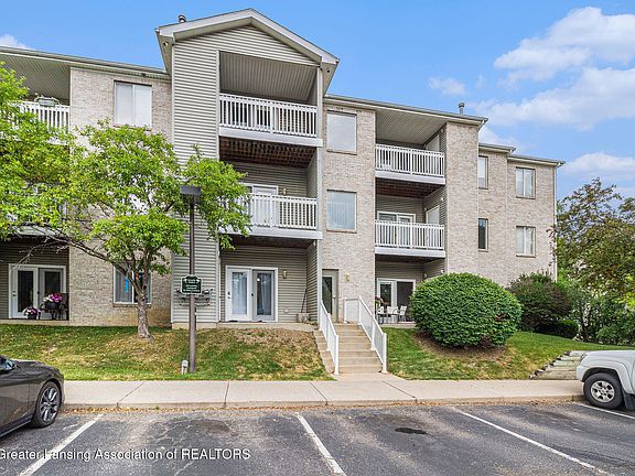 3rd image of 338 W Saginaw St Unit 18