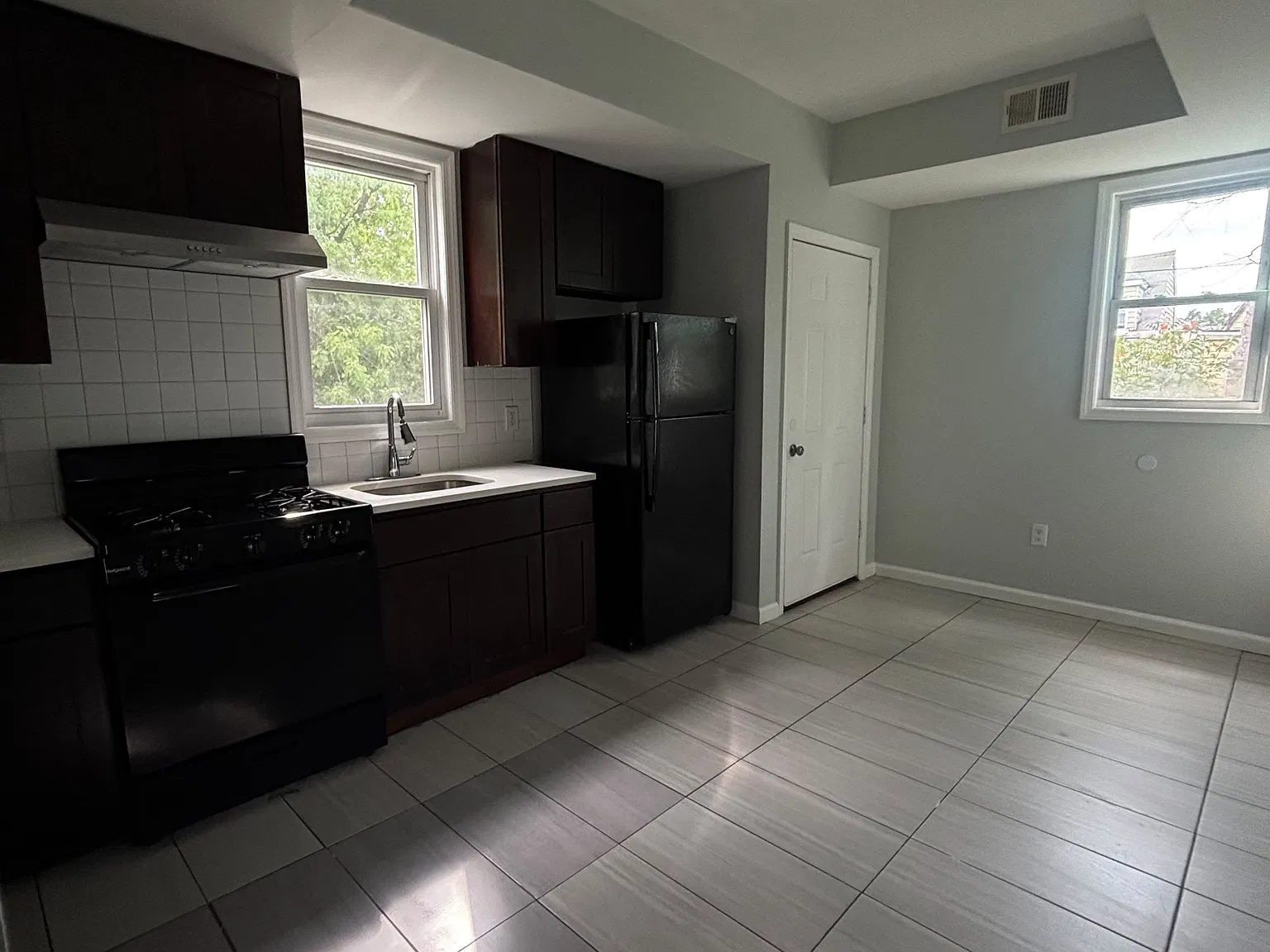 3 bed, $2,200 — Photo 3