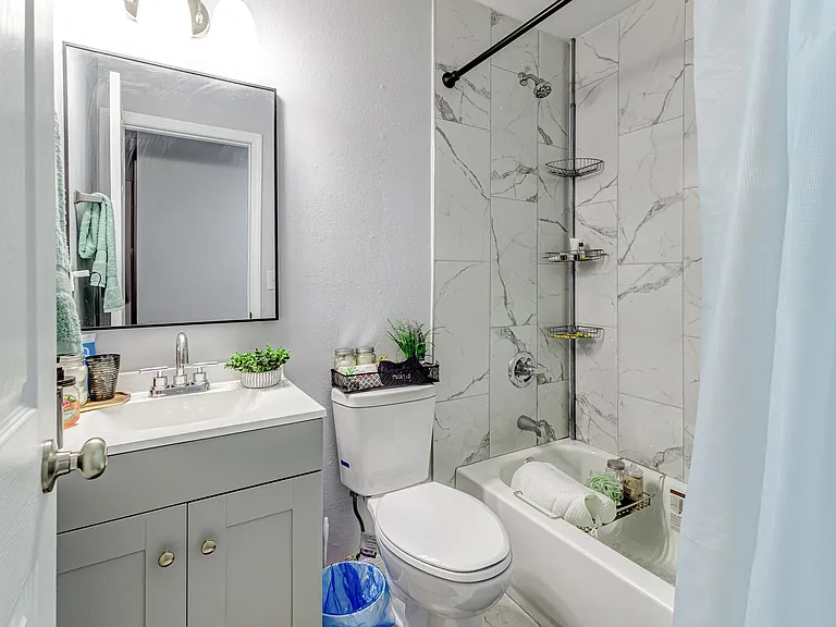 Ivory Ln — Photo 4