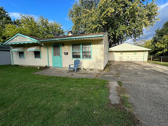 3rd image of 3861 Bennett Dr