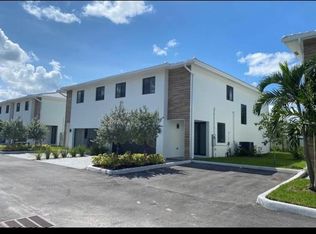 3282 SW 44th St #1, Fort Lauderdale, FL 33312