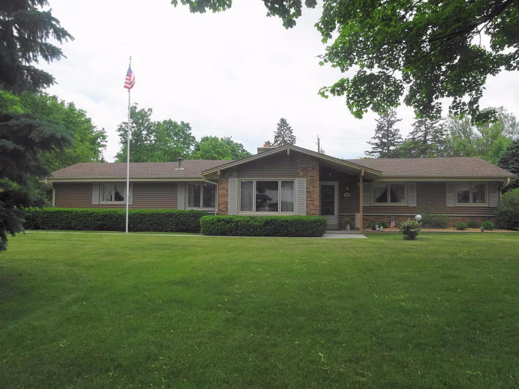 5301 Cynthia Ln photo 1