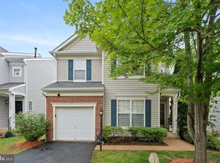 6813 Hollow Glen Ct, Gainesville, VA 20155