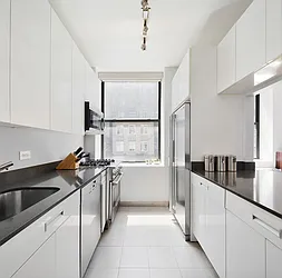 Rented by R New York