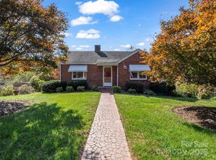 104 Wendover Rd, Asheville, NC 28806