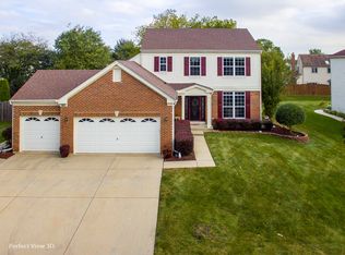 107 Buckskin Ln, Streamwood, IL