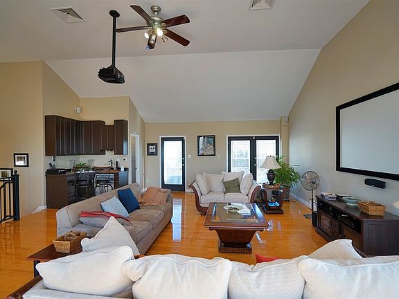 5th image of 24936 Cambria Ave