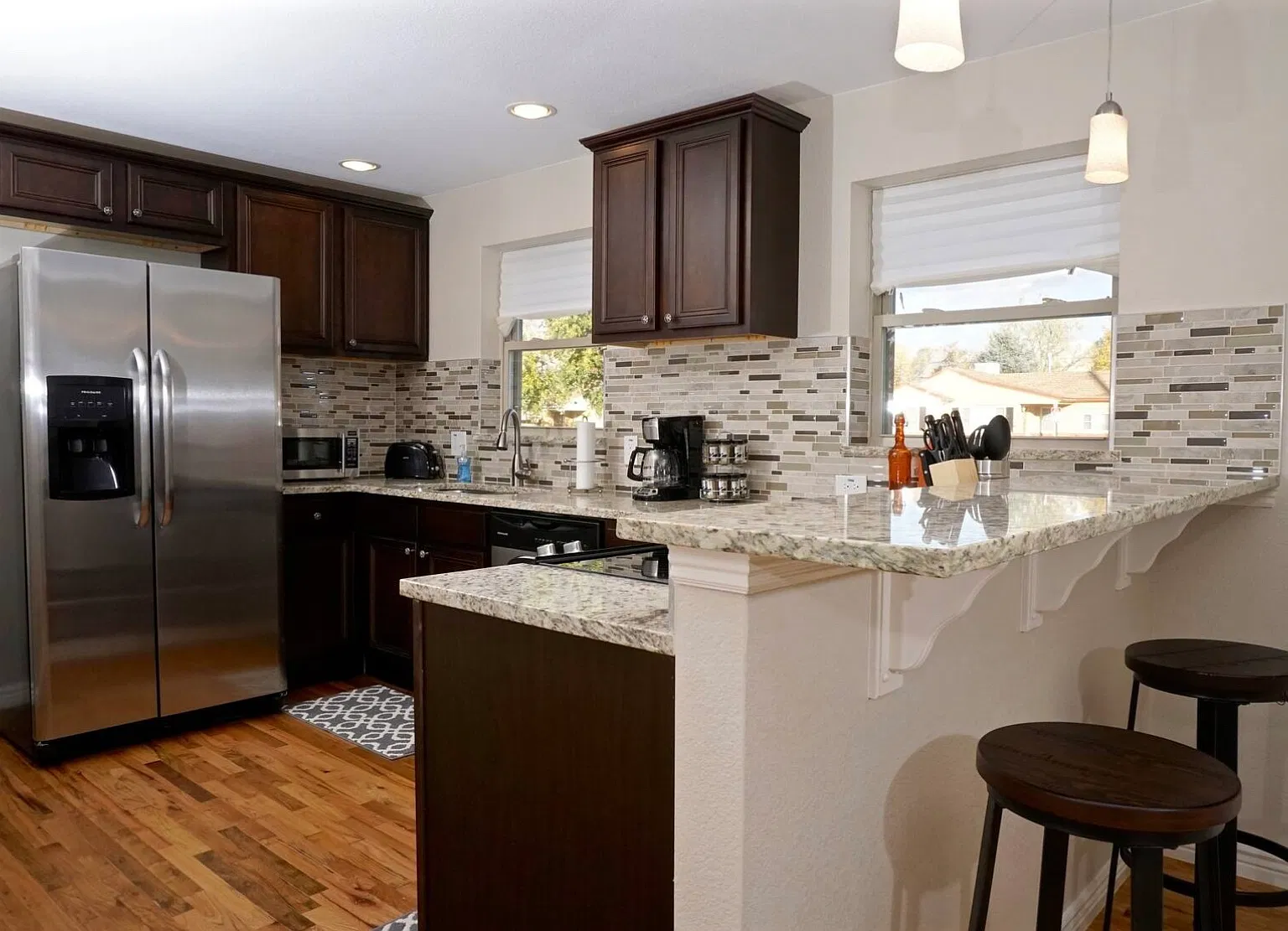 2901 Grape St — Photo 4