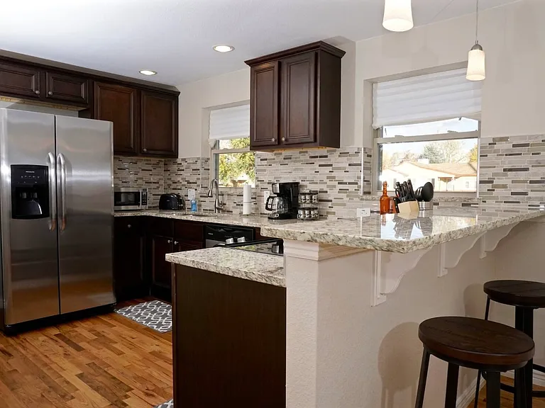 2901 Grape St — Photo 4