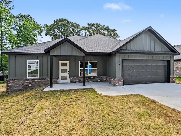 4 Bayloch Ln, Bella Vista, AR 72715