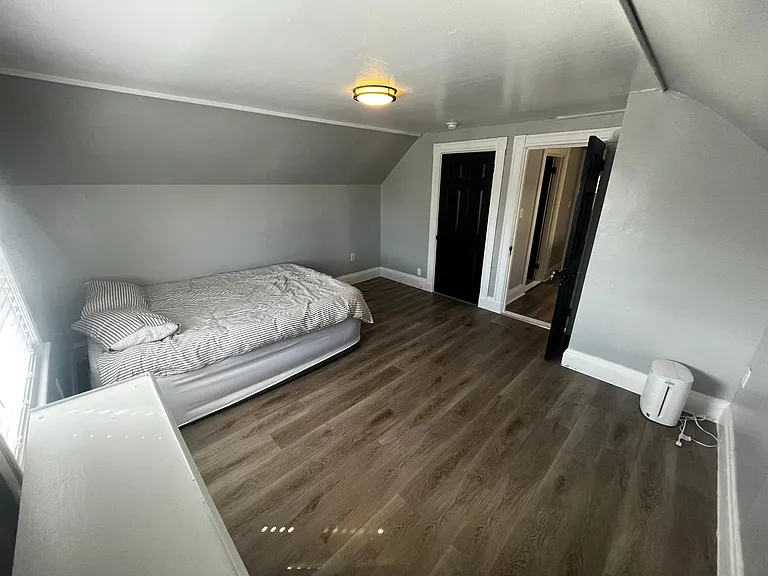 211 Washington Ave #2 — Photo 18