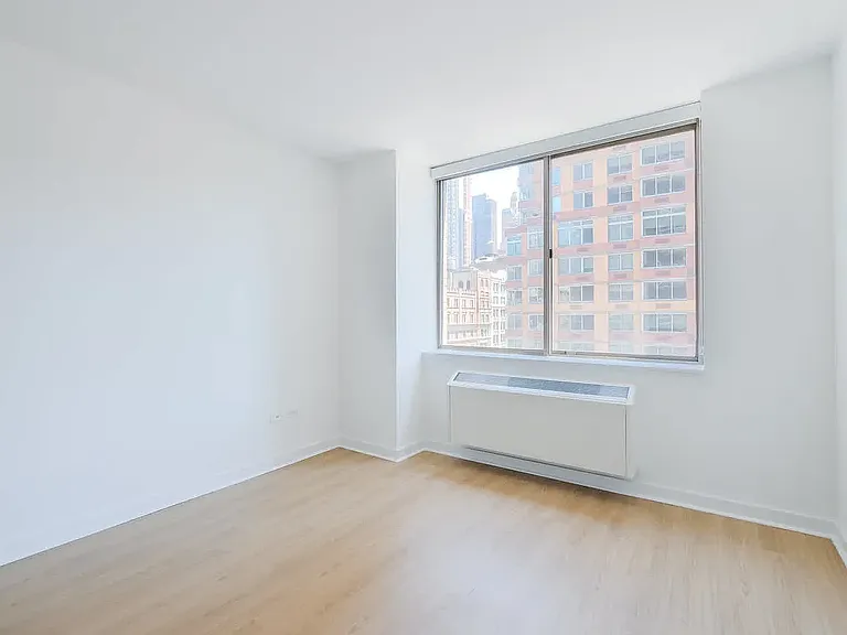 777 Avenue Of The Americas #27A — Photo 23