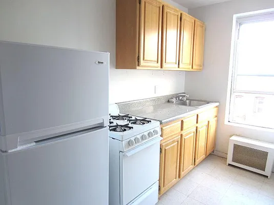 Rented by FirstService Realty (legacy) | media 31