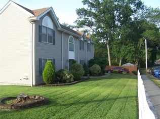 429 Maplewood Ave, Colonia, NJ 07067