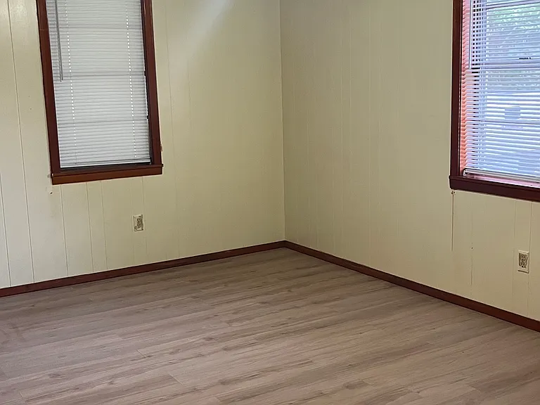 911 N Shireview Cir — Photo 7