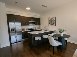 1537 N Orleans St APT 4G, Chicago, IL 60610