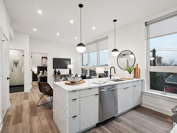4th image of 2400 Frankford Ave #202