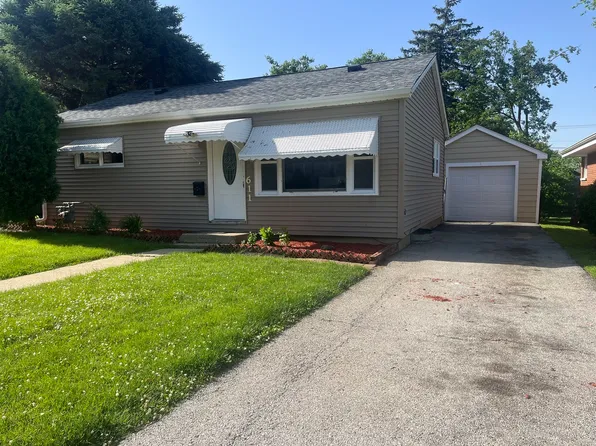 611 Jungles Ave, Aurora, IL 60505