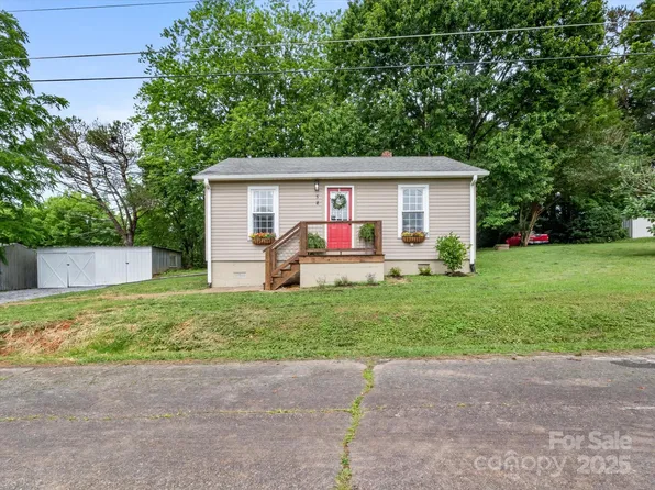 58 Poplar Dr, Marion, NC 28752