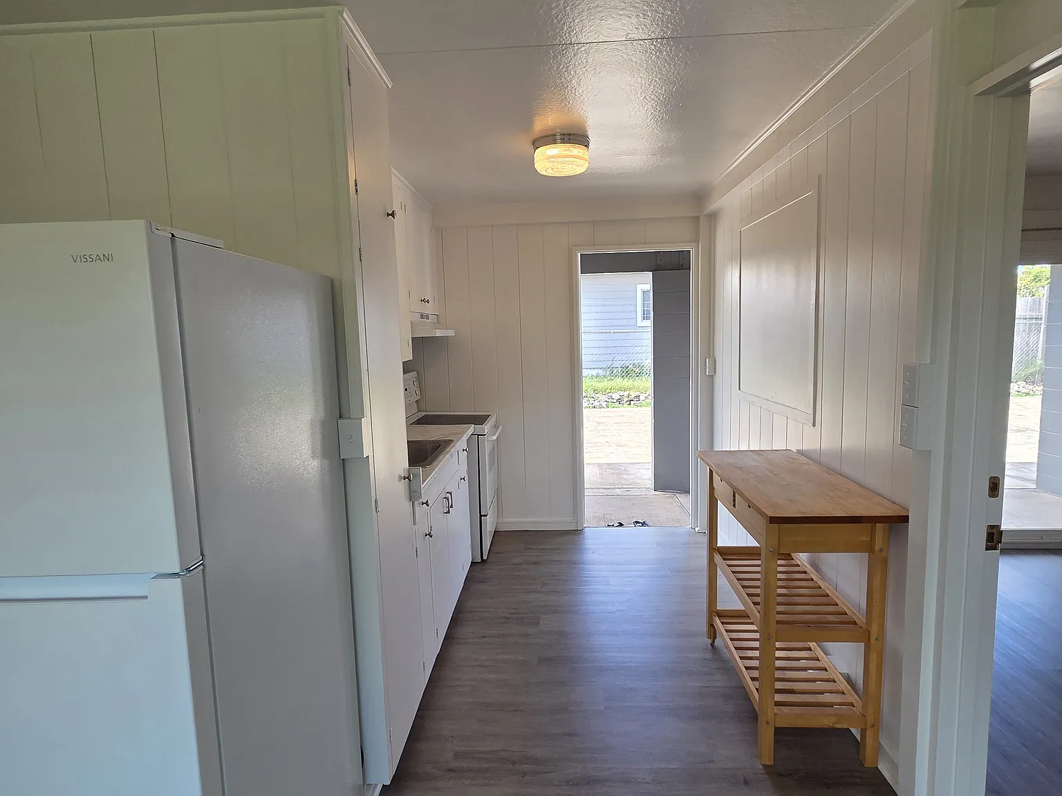 129 Kumano Dr — Photo 2