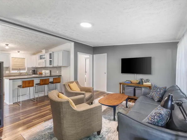 54795 Eads Rd, Pacific Junction, IA 51561