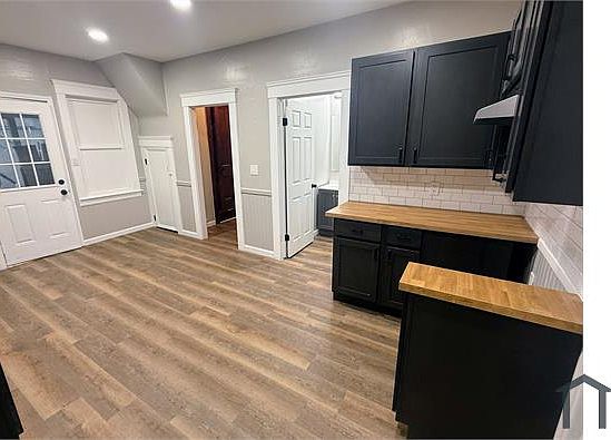 4th image of 3136 Seymour Ave