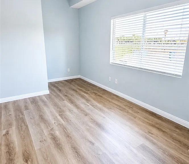 7900 Woodman Ave #105 — Photo 17
