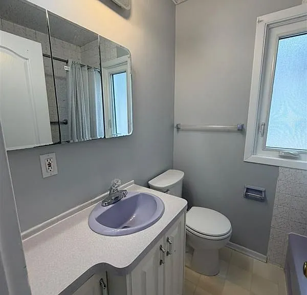 47 Eastman Ave — Photo 10