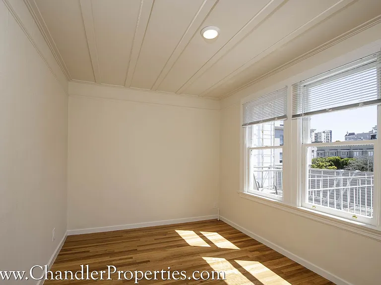2351 Jackson St — Photo 2