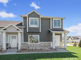 9150 Spring Crest Ln, West Des Moines, IA 50266