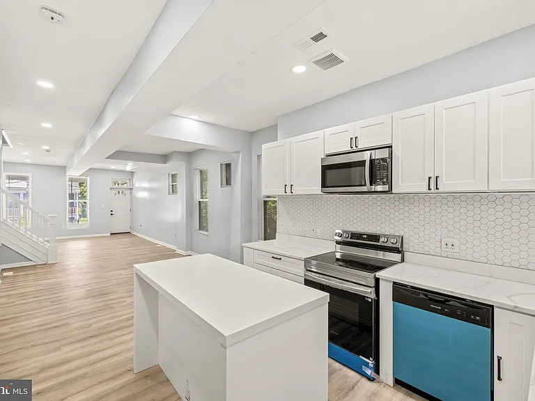 3331 Spaulding Ave — Photo 7