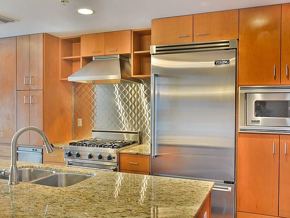 2nd image of 1120 E Kennedy Blvd Unit 818