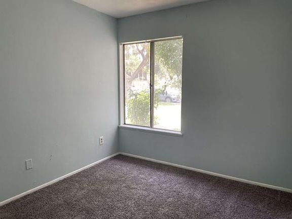 5th image of 2928 S Cypress Point Dr
