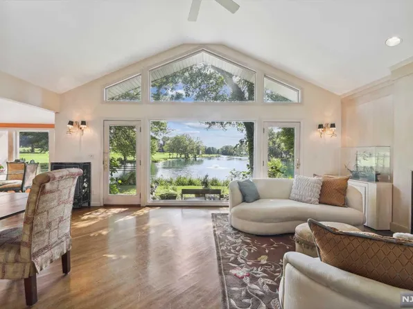 50 Eton Ct, Ramsey, NJ 07446