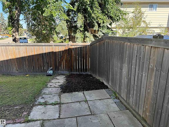 3rd image of 18207 74th Ave NW